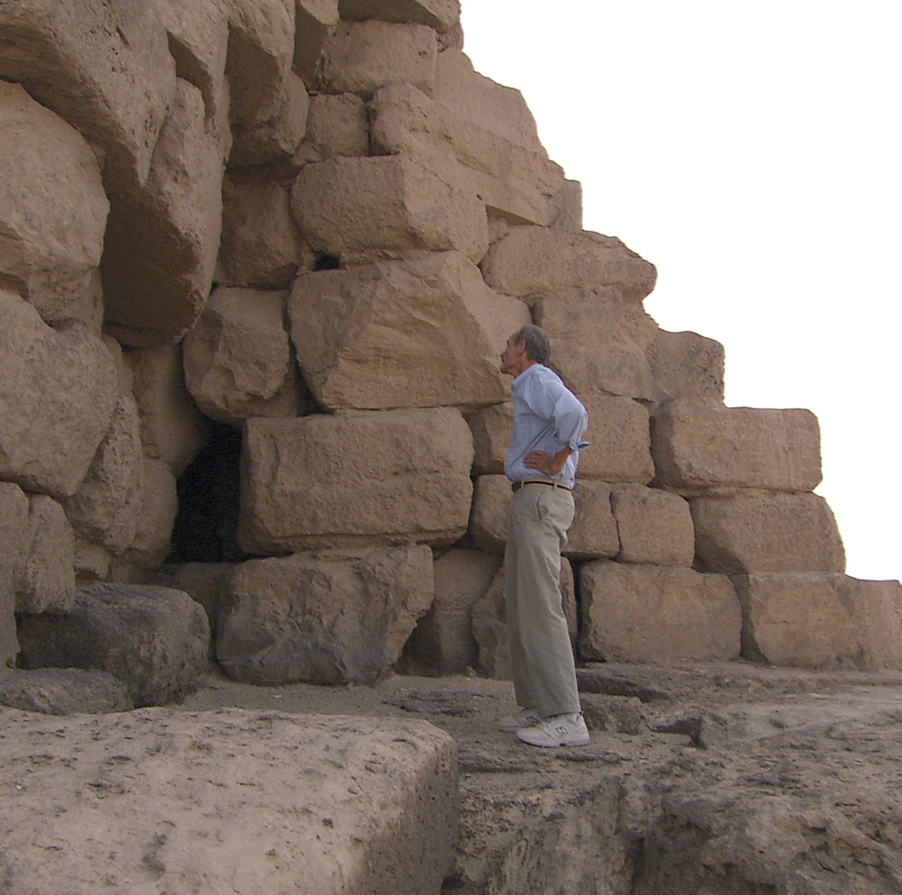 Pyramides de Gizeh : histoires de marchands de sable et réalité Encoch10