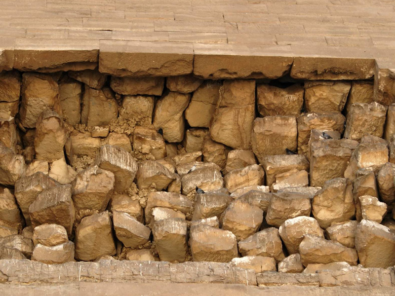 Pyramides de Gizeh : histoires de marchands de sable et réalité Pyrami10