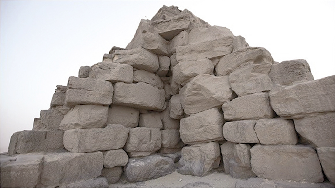 Pyramides de Gizeh : histoires de marchands de sable et réalité S1807012