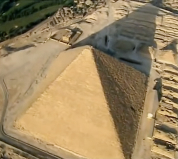 Pyramides de Gizeh : histoires de marchands de sable et réalité Sud_in12