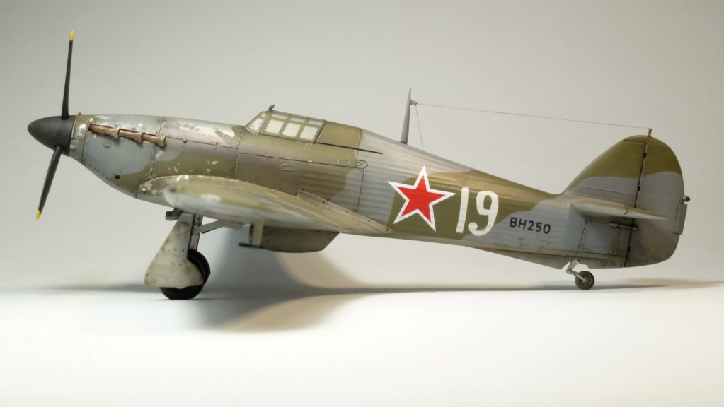 Hurricane Mk IIB "Lend Lease" - URSS - Codé 19 - 1/72   P1070514