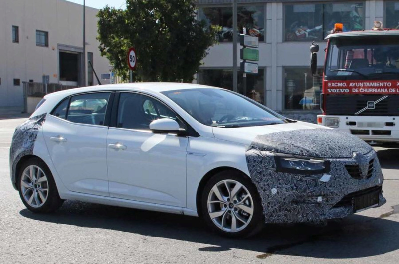 2019 - [Renault] Megane IV restylée  - Page 4 23931210