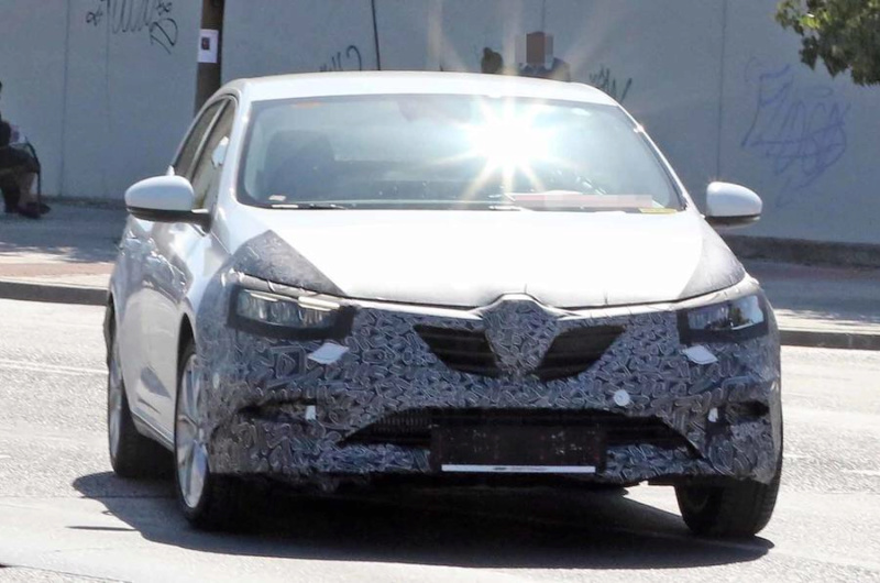 2019 - [Renault] Megane IV restylée  - Page 4 B46d0410