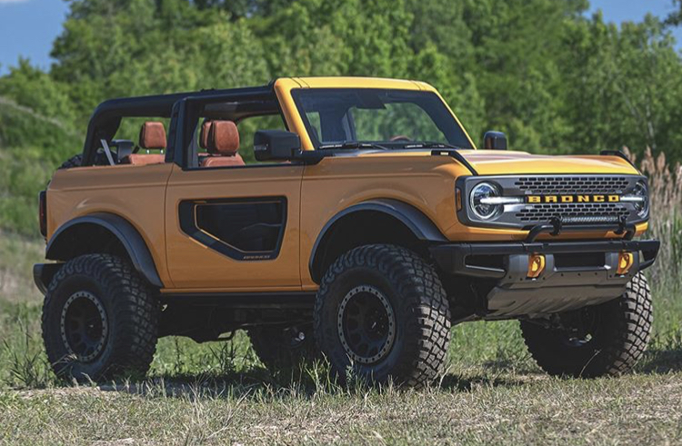 Ford Bronco 2 on wide Tires
