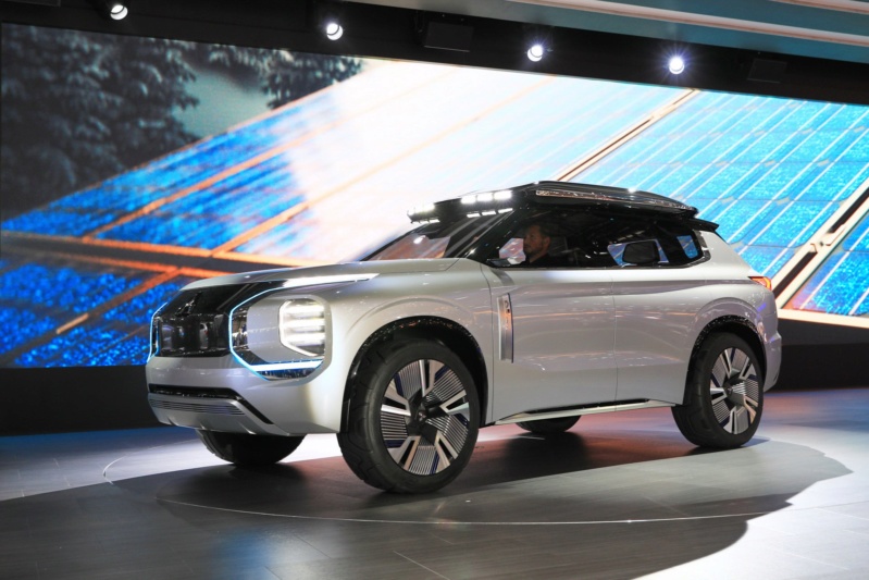 2019 -[Mitsubishi] Engelberg Tourer Concept E33e6e10