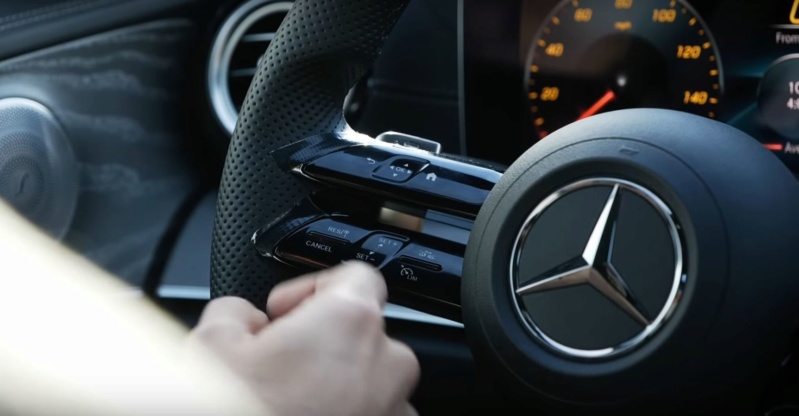 Как снять руль w213