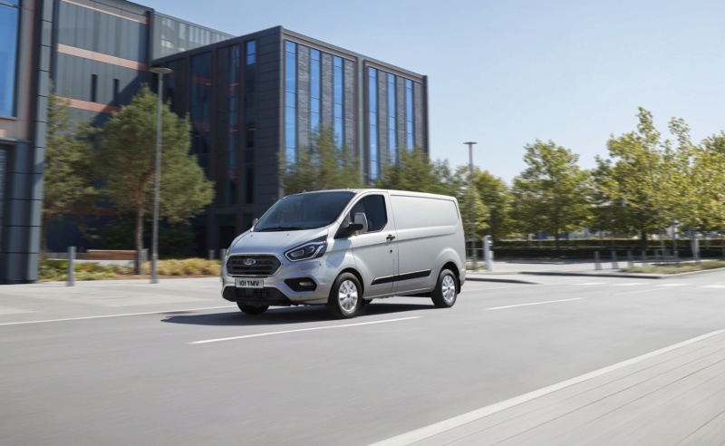 2017 - [Ford] Tourneo/Transit restylé - Page 3 Fb053010