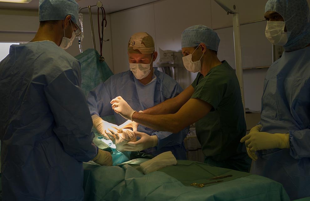 Les médecins de Barkhane sauvent un casque bleu tchadien 2015tm10