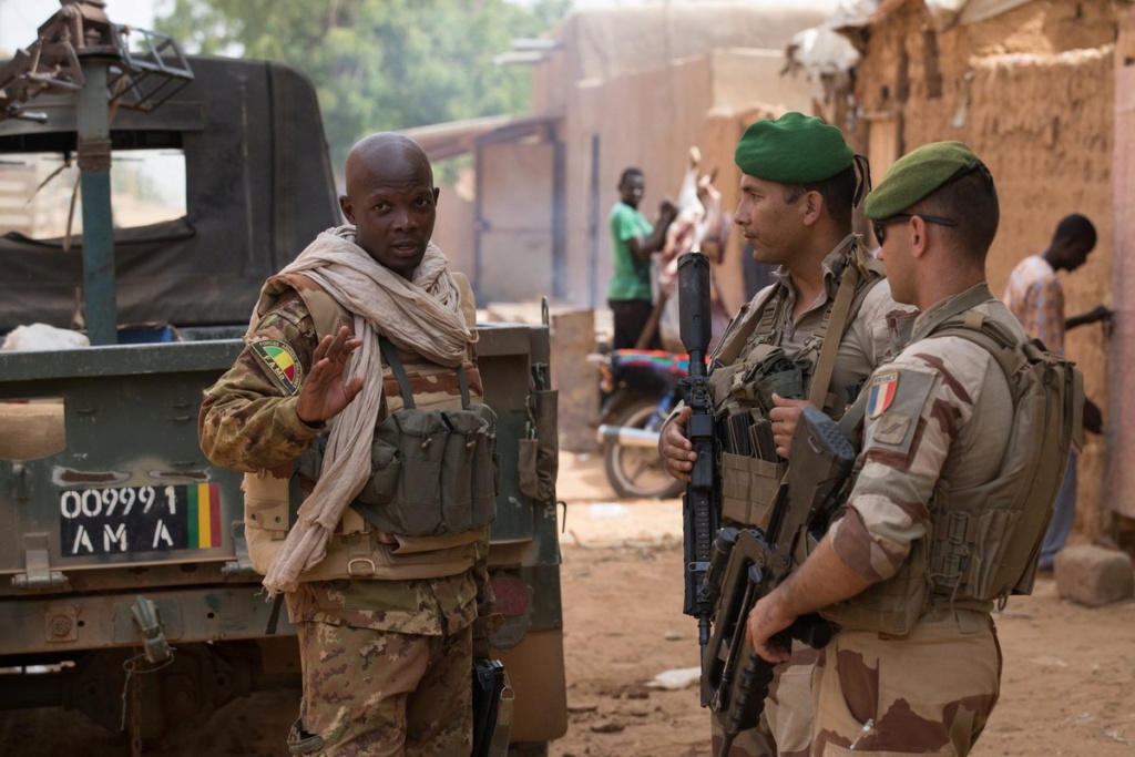 Les soldats supplémentaires pour Barkhane..déjà au Sahel ?! Dph7an10