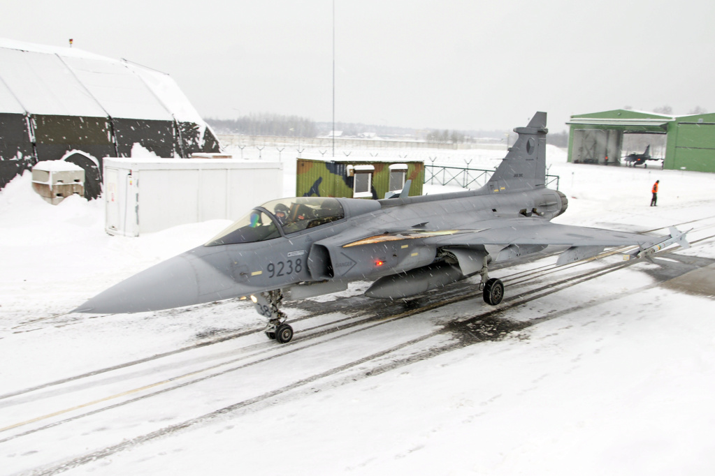 La Finlande veut remplacer ses F/A-18 Hornet Saab_j10