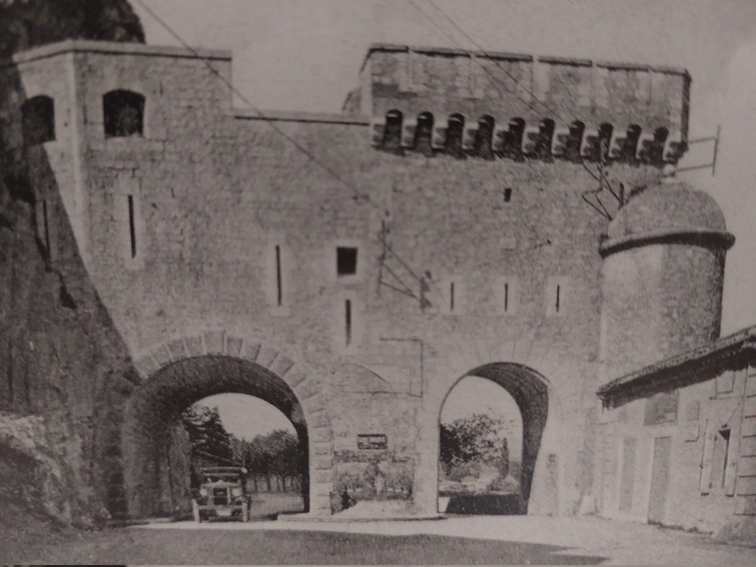 La citadelle et les remparts de Sisteron  :  visite virtuelle d'hier et d'aujourd'hui.  - Page 3 20220834