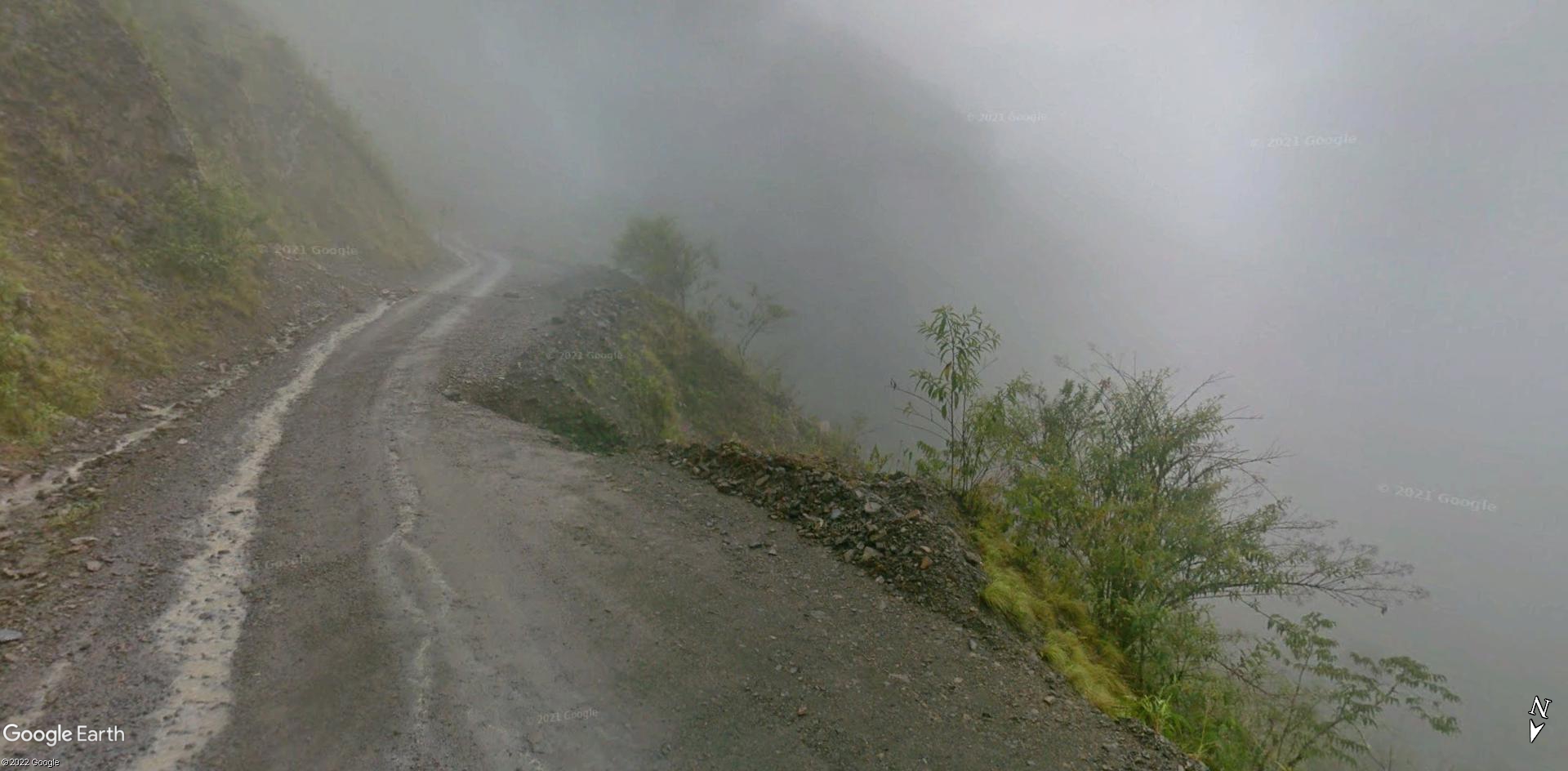 Balade  à vélo en Bolivie. La route de la mort. A2759