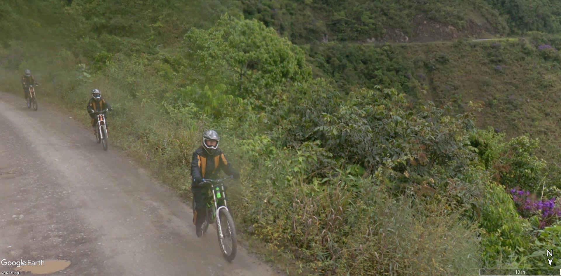 Balade  à vélo en Bolivie. La route de la mort. A2821