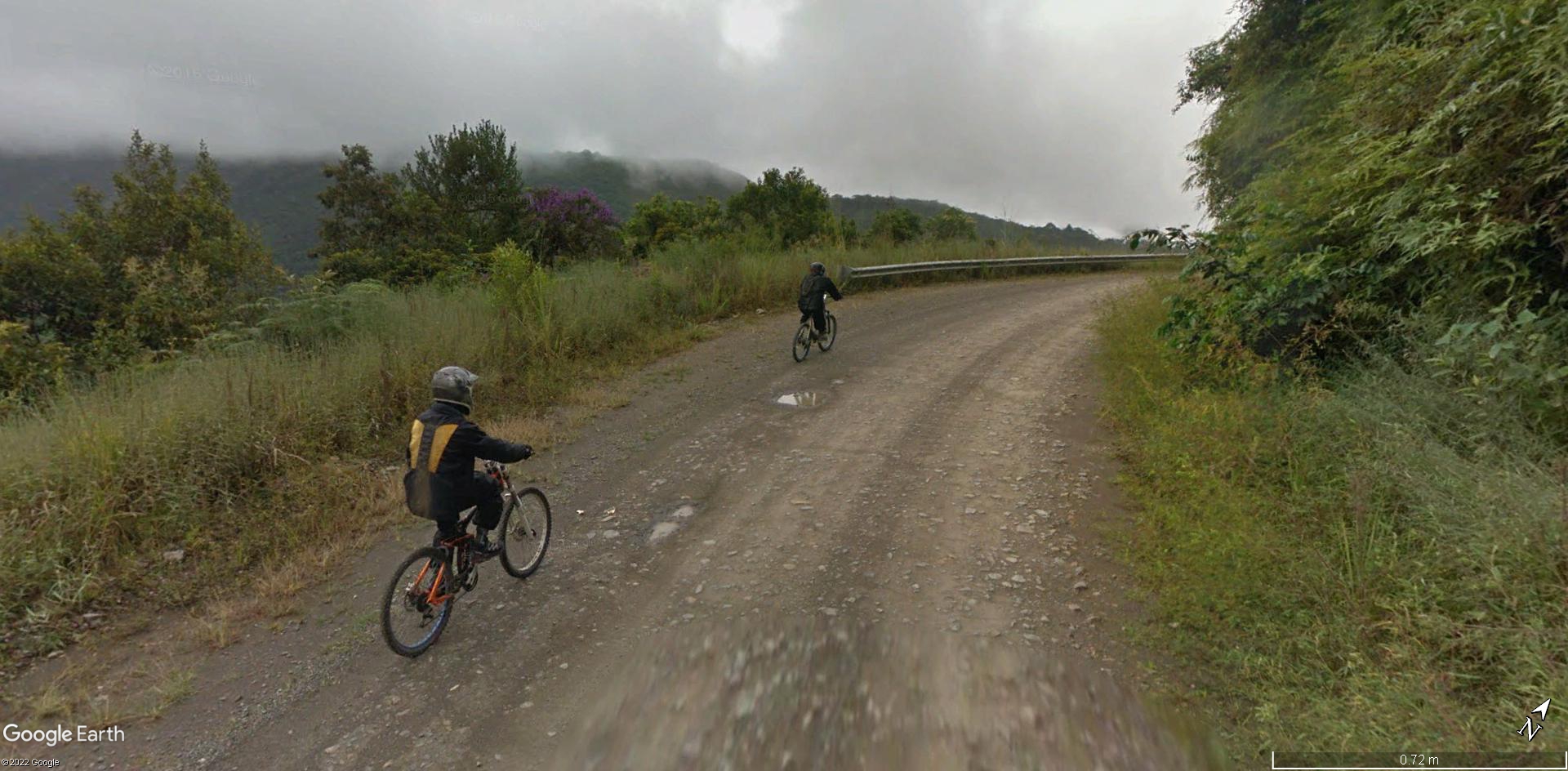 Balade  à vélo en Bolivie. La route de la mort. A2822