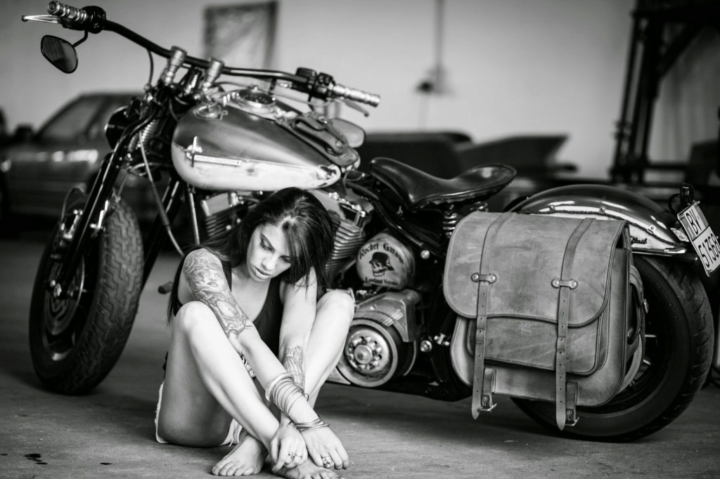 Babes & Bikes - Page 13 Babe_210