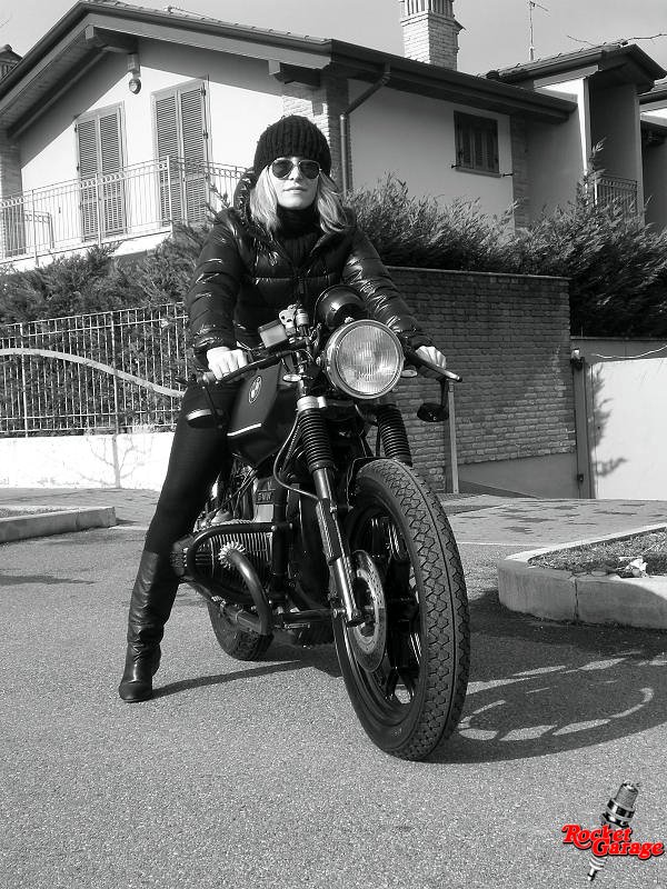 Babes & Bikes - Page 14 Babe_214