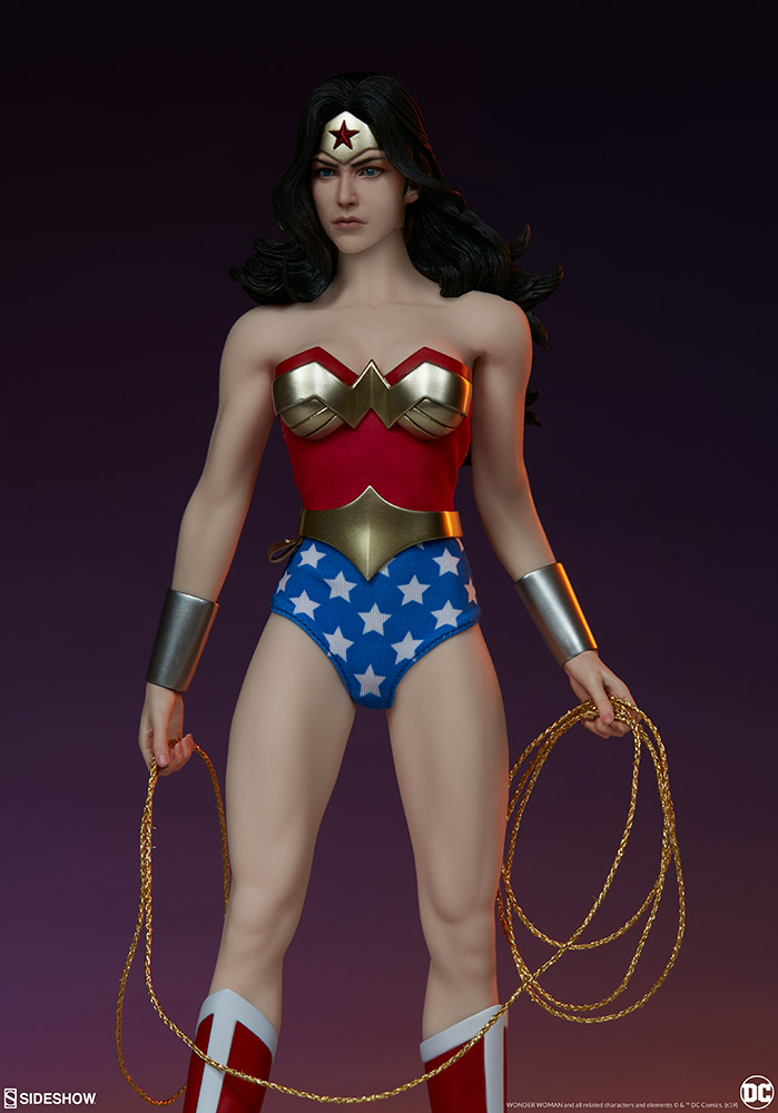 NEW PRODUCT: Sideshow: 1/6 Classic Comic Style - Wonder Woman/ Wonder Woman (#100189) 08252010