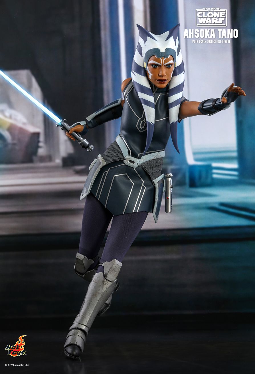 NEW PRODUCT: HOT TOYS: STAR WARS: THE CLONE WARS™ AHSOKA TANO™ 1/6TH SCALE COLLECTIBLE FIGURE 10295