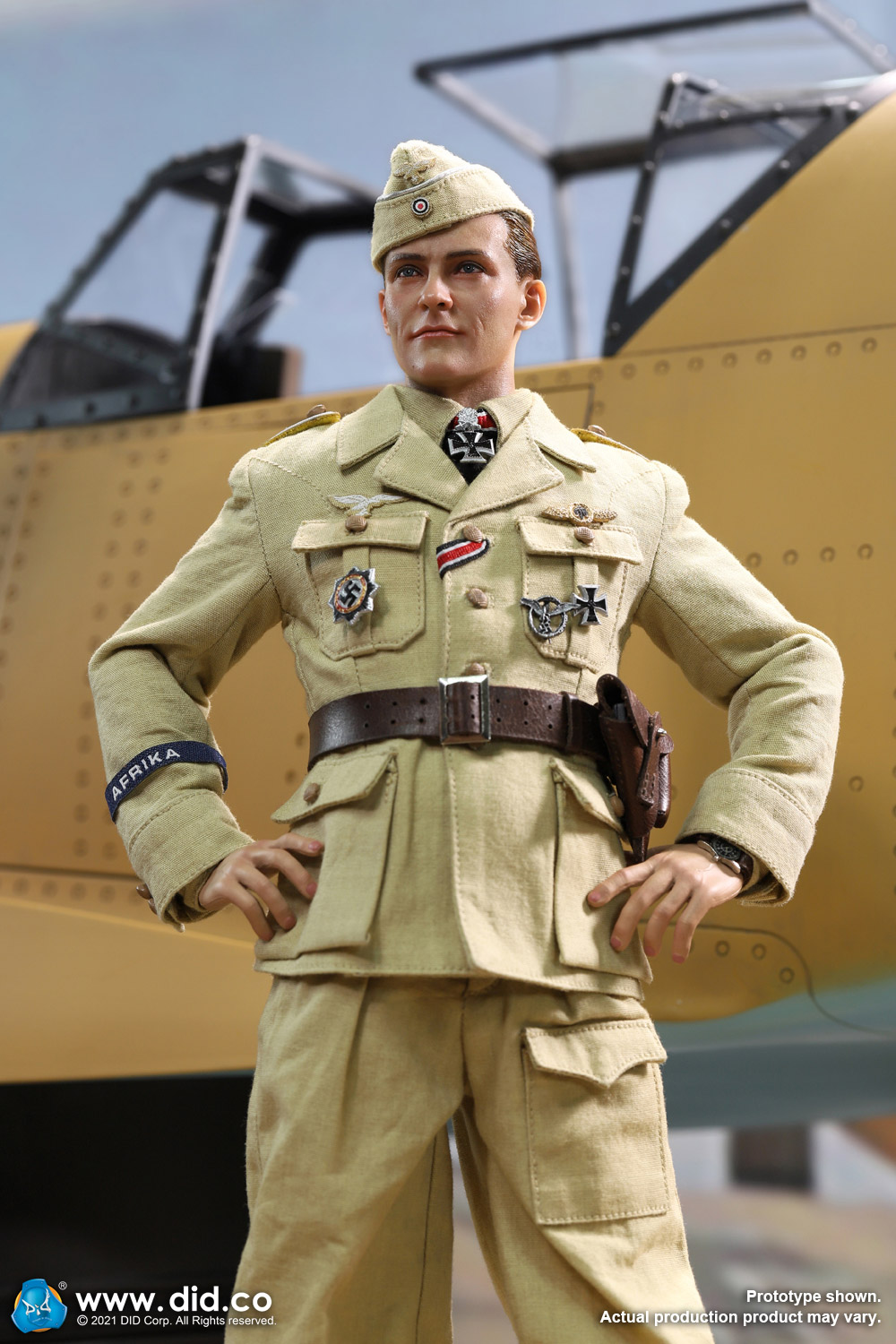 diorama - NEW PRODUCT: D80154 WWII German Luftwaffe Flying Ace “Star Of Africa” – Hans-Joachim Marseille & E60060  Diorama Of “Star Of Africa” 10404