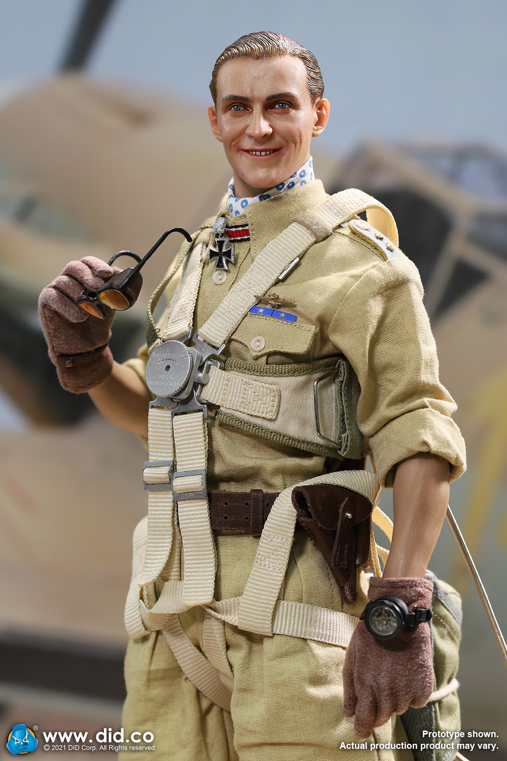 Diorama - NEW PRODUCT: D80154 WWII German Luftwaffe Flying Ace “Star Of Africa” – Hans-Joachim Marseille & E60060  Diorama Of “Star Of Africa” 11578