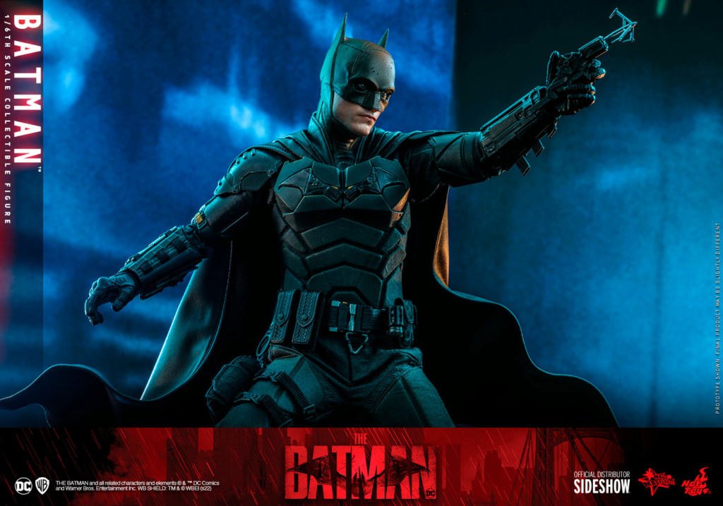 NEW PRODUCT: HOT TOYS: THE BATMAN: BATMAN 1/6TH SCALE COLLECTIBLE FIGURE (Standard & Deluxe) & Bat Signal 11678