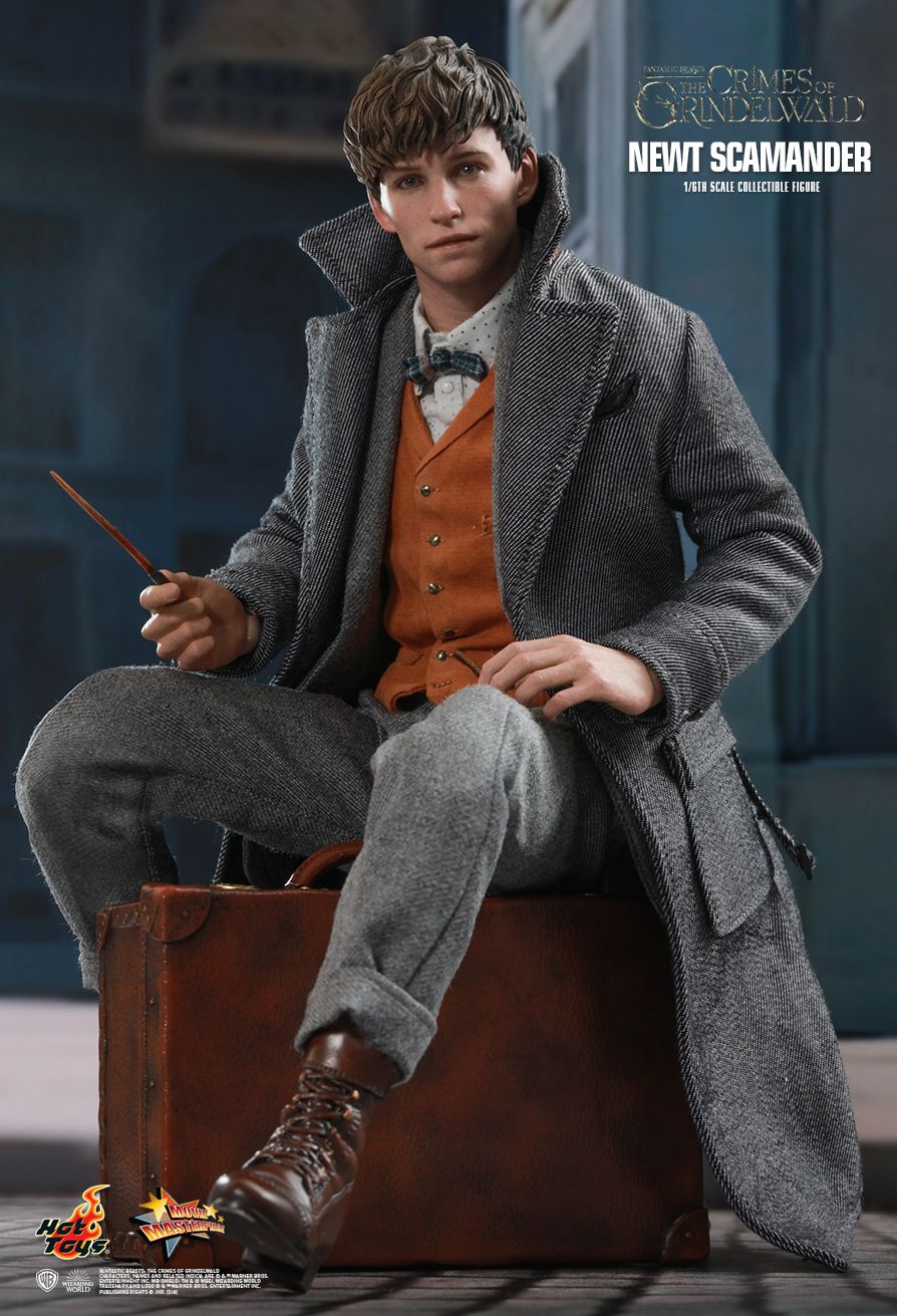 NEW PRODUCT: HOT TOYS: FANTASTIC BEASTS: THE CRIMES OF GRINDELWALD NEWT SCAMANDER 1/6TH SCALE COLLECTIBLE FIGURE 1178