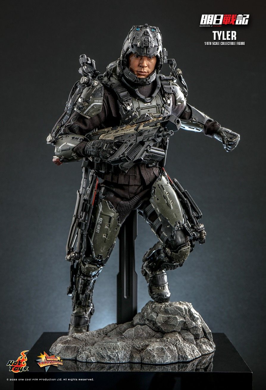 NEW PRODUCT: HOT TOYS: WARRIORS OF FUTURE TYLER 1/6TH SCALE COLLECTIBLE FIGURE 11808