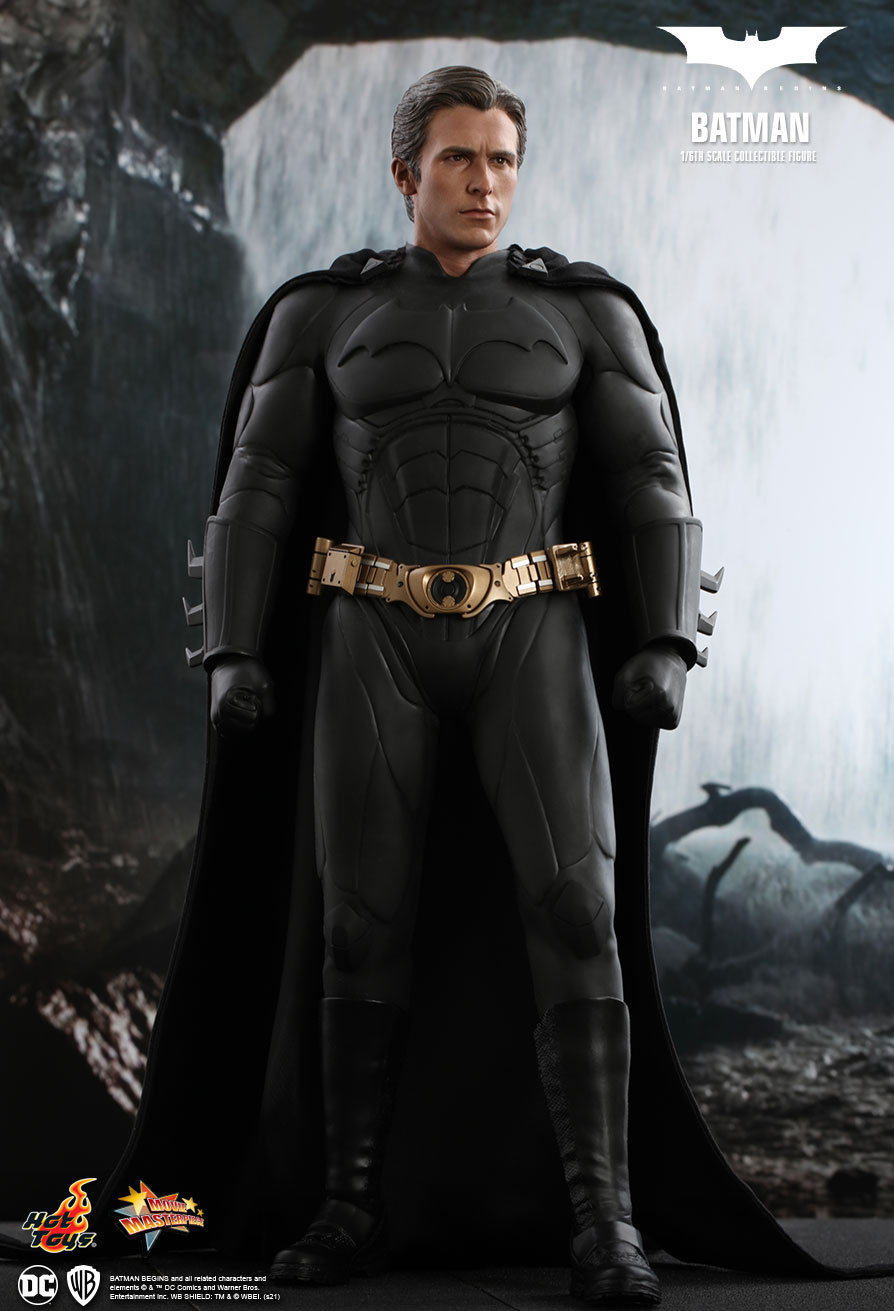 BatmanBegins - NEW PRODUCT: HOT TOYS: BATMAN BEGINS BATMAN 1/6TH SCALE COLLECTIBLE FIGURE 14268