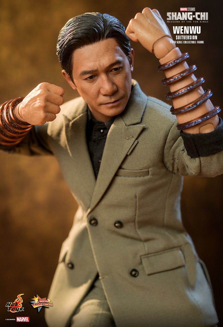 NEW PRODUCT: HOT TOYS: SHANG-CHI AND THE LEGEND OF THE TEN RINGS: WENWU (SUIT VERSION) 1/6TH SCALE COLLECTIBLE FIGURE 3808