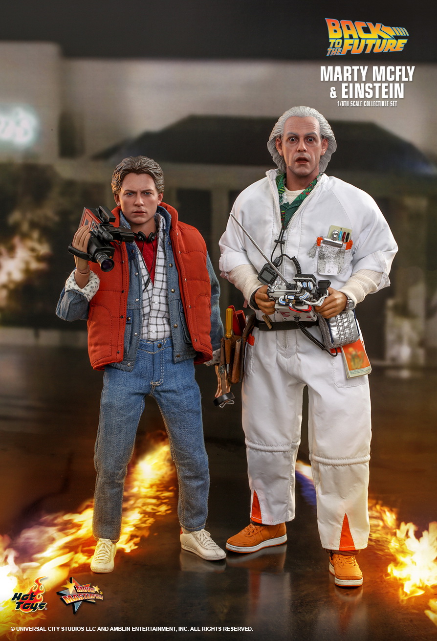 1 - NEW PRODUCT: HOT TOYS: BACK TO THE FUTURE MARTY MCFLY AND EINSTEIN 1/6TH SCALE COLLECTIBLE SET (Sideshow Exclusive) 4526