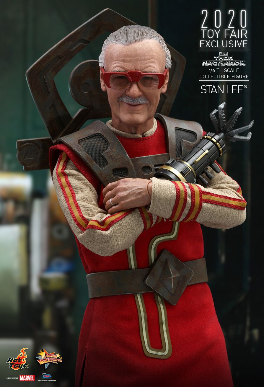 newproduct - NEW PRODUCT: HOT TOYS: THOR: RAGNAROK STAN LEE® 1/6TH SCALE COLLECTIBLE FIGURE (EXCLUSIVE VERSION) 5354