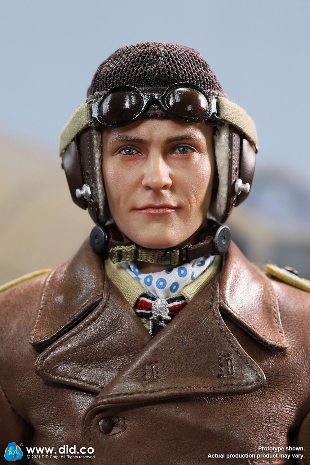 Diorama - NEW PRODUCT: D80154 WWII German Luftwaffe Flying Ace “Star Of Africa” – Hans-Joachim Marseille & E60060  Diorama Of “Star Of Africa” 5516