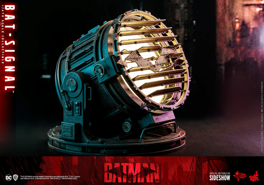 NEW PRODUCT: HOT TOYS: THE BATMAN: BATMAN 1/6TH SCALE COLLECTIBLE FIGURE (Standard & Deluxe) & Bat Signal 6539