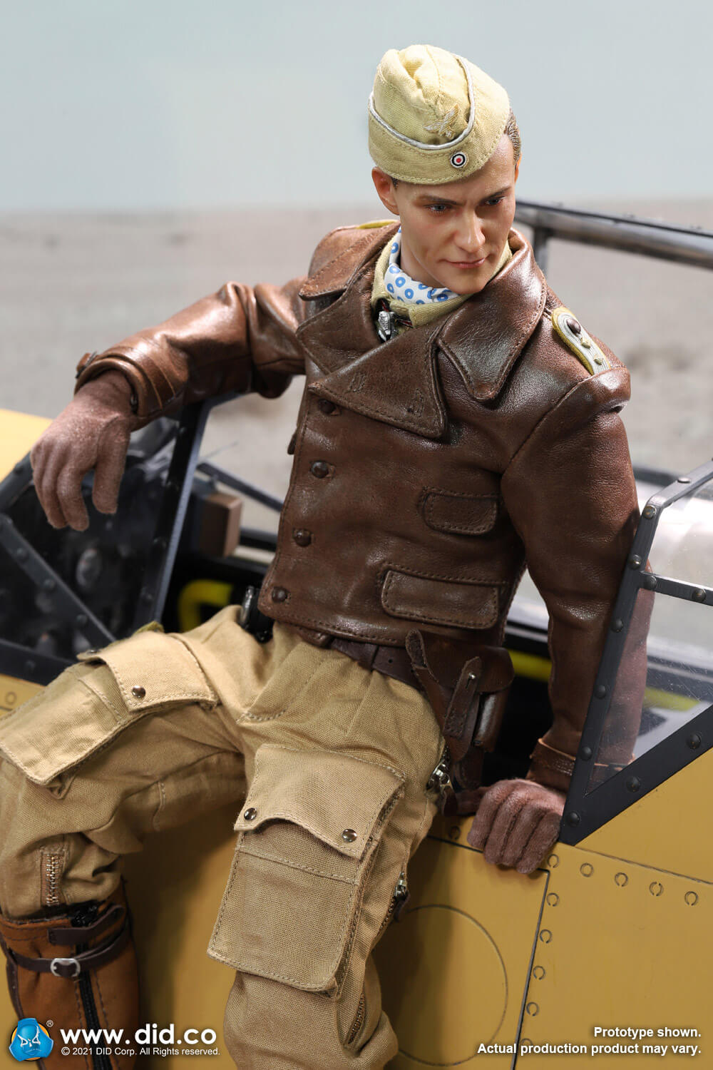 Historical - NEW PRODUCT: D80154 WWII German Luftwaffe Flying Ace “Star Of Africa” – Hans-Joachim Marseille & E60060  Diorama Of “Star Of Africa” 7468