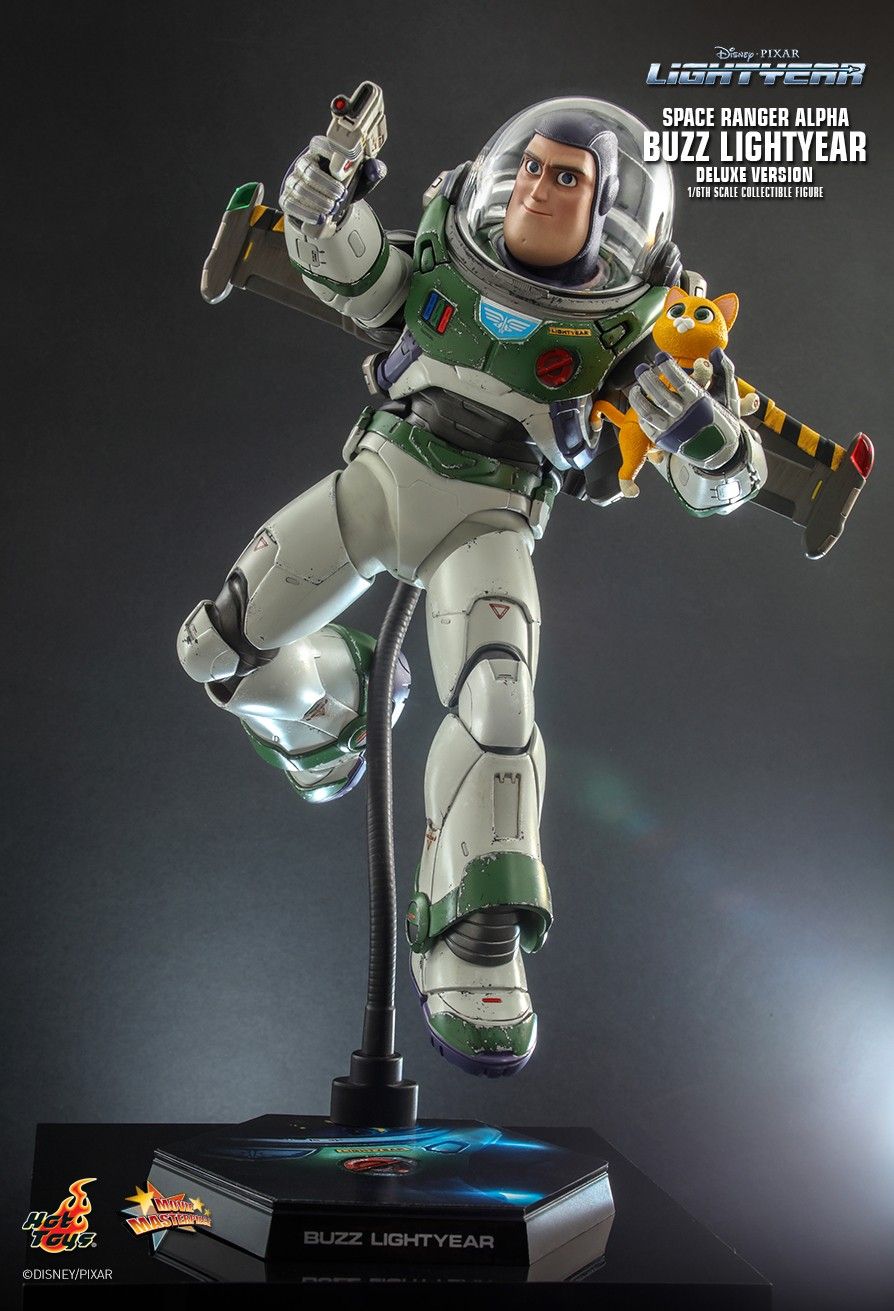 NEW PRODUCT: HOT TOYS: LIGHTYEAR SPACE RANGER ALPHA BUZZ LIGHTYEAR 1/6TH SCALE COLLECTIBLE FIGURE (standard & deluxe) 7555