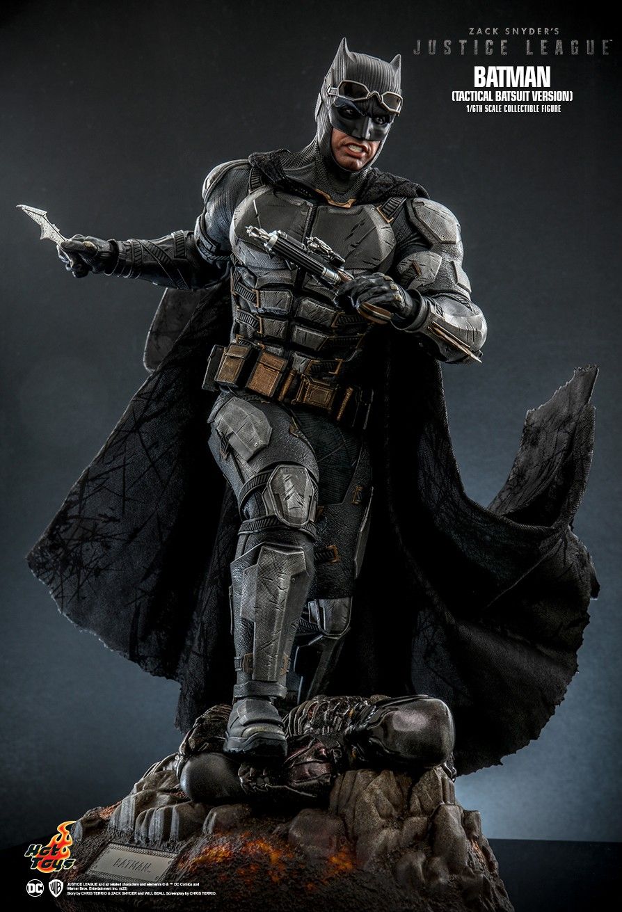 NEW PRODUCT: HOT TOYS: ZACK SNYDER'S JUSTICE LEAGUE BATMAN (TACTICAL BATSUIT VERSION) 1/6TH SCALE COLLECTIBLE FIGURE 7592