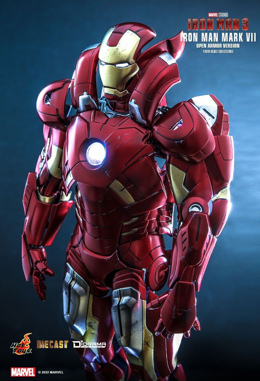 NEW PRODUCT: HOT TOYS: IRON MAN 3 IRON MAN MARK VII (OPEN ARMOR VERSION) 1/6TH SCALE COLLECTIBLE 8560