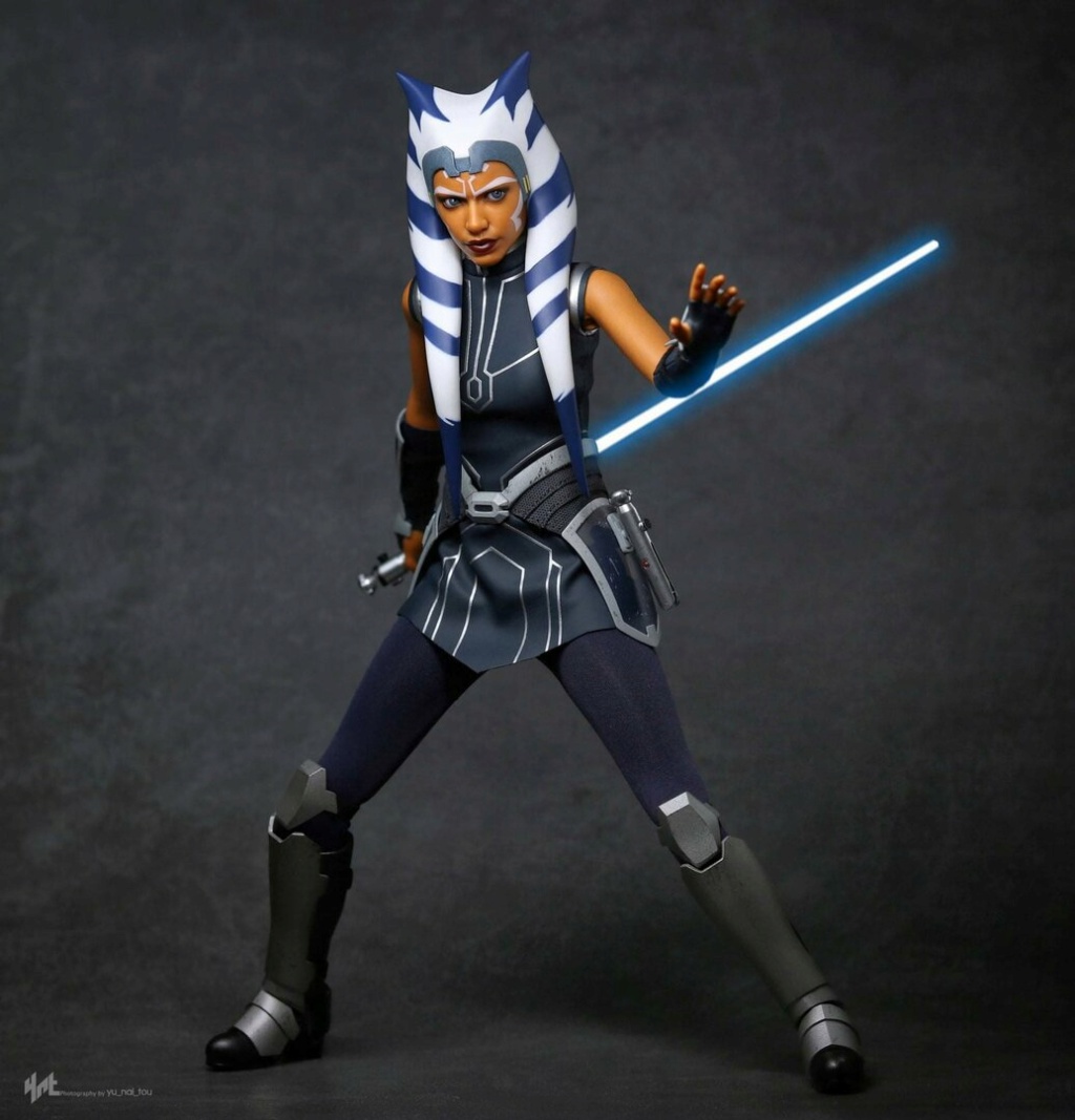 AshokaTano - NEW PRODUCT: HOT TOYS: STAR WARS: THE CLONE WARS™ AHSOKA TANO™ 1/6TH SCALE COLLECTIBLE FIGURE 85cf2810