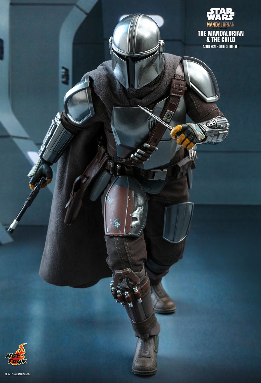 mandalorian robot toy