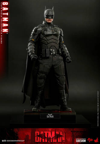 NEW PRODUCT: HOT TOYS: THE BATMAN: BATMAN 1/6TH SCALE COLLECTIBLE FIGURE  (Standard & Deluxe) & Bat Signal
