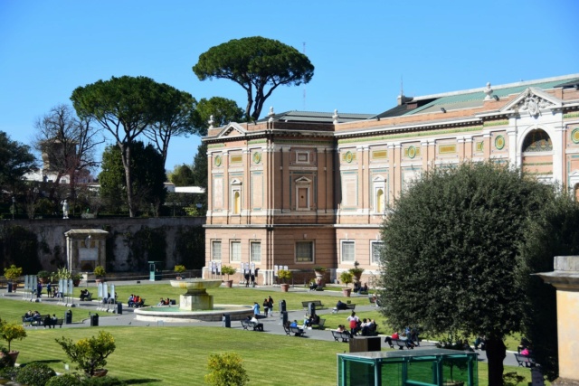 Séjour à Rome: Colisée, Vatican, places, villas Dsc_4435