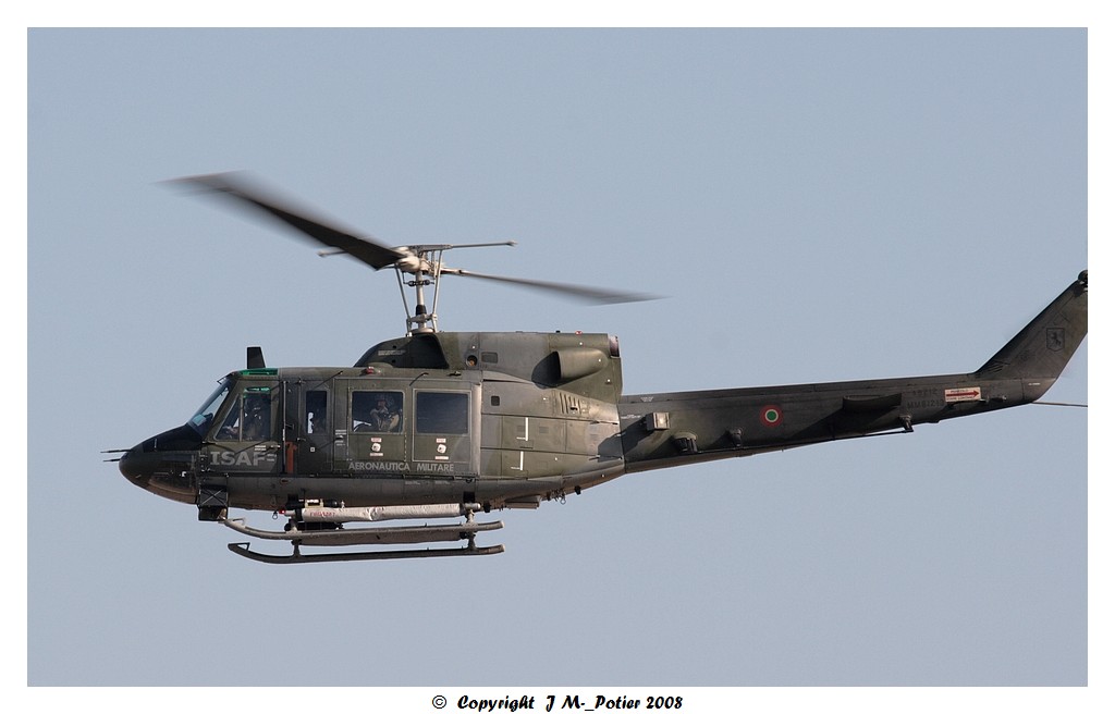 Bell 212 Italiens B_212_17