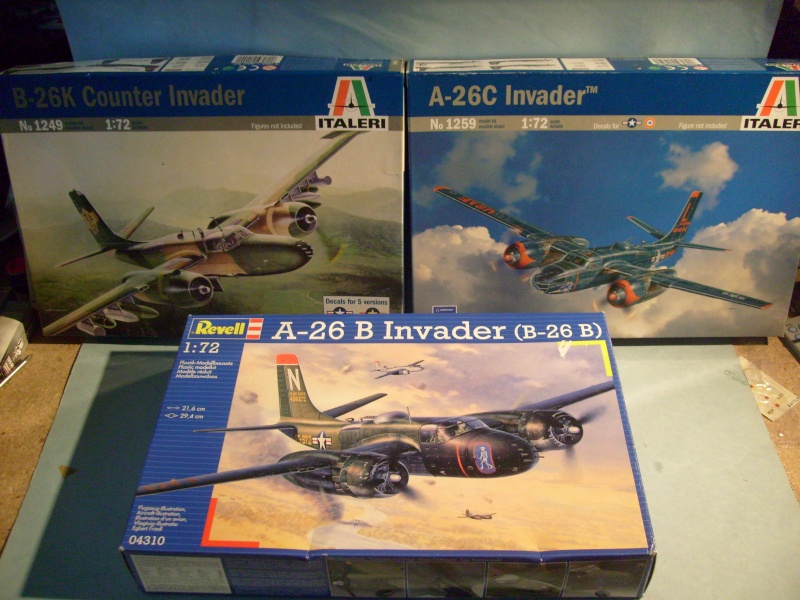 Multi-présentations ITALERI DOUGLAS A 26 C / K INVADER 1/72ème Réf 1259 & 1249 et REVELL DOUGLAS A 26B INVADER 1/72ème Réf 04310 S7300106