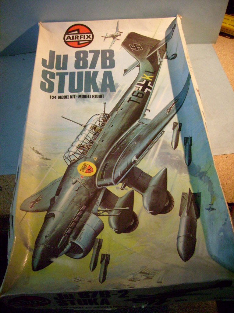 [AIRFIX] MESSERSCHMITT Bf 109 E & JUNKERS Ju 87 B STUKA 1/24ème Réf 02048 & 18002 S7308836