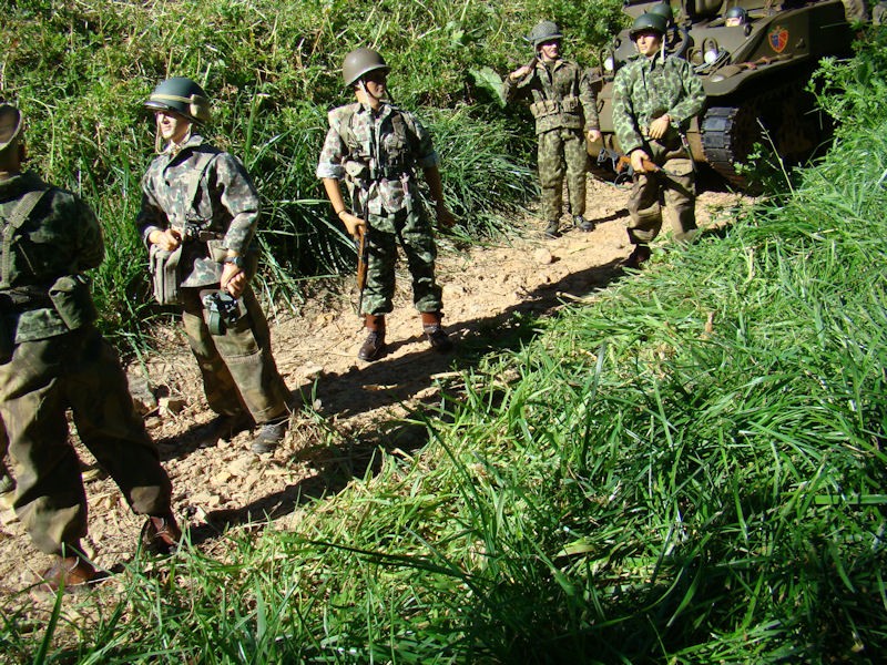 Patrouille de lgionnaires parachutistes au tonkin durant la guerre d'Indo 20100778