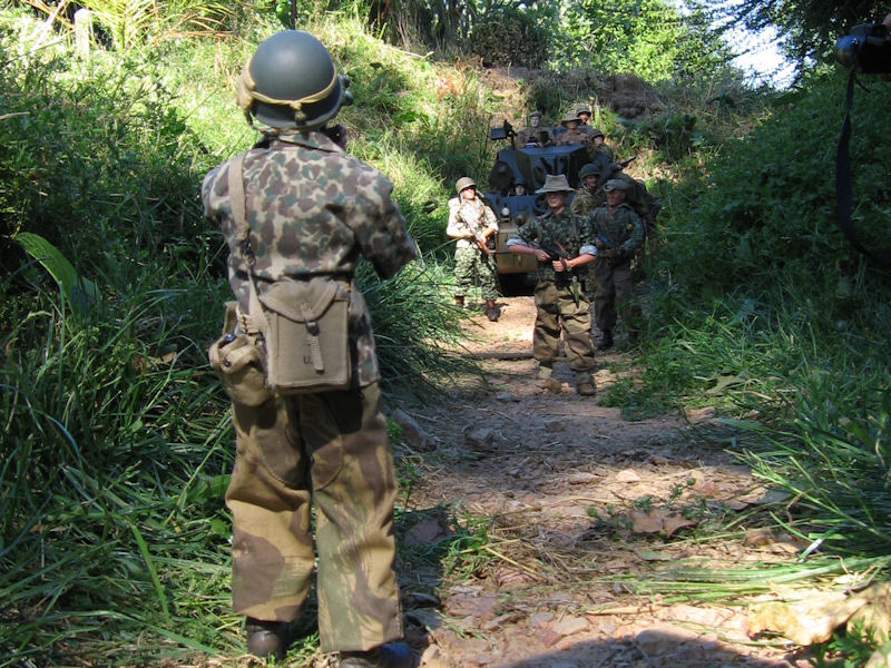 Patrouille de lgionnaires parachutistes au tonkin durant la guerre d'Indo 20100780