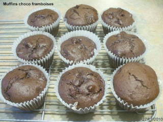 Muffins aux framboises & chocolat P1120716