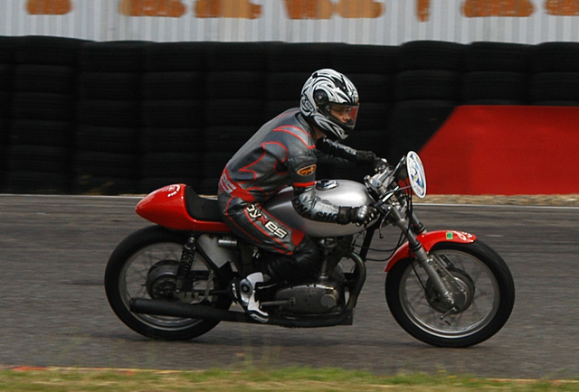 Journées Ducati à Nogaro du 15 au 17 aout 2008 100_0023