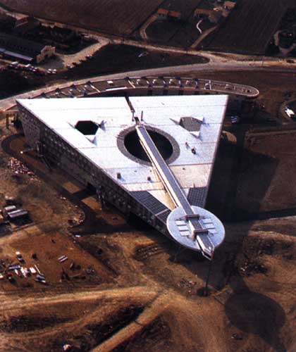 La construction du Futuroscope en images Chanti13