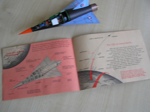 Fusée  XSL-01 Moon Rocket [Papier/Plastique 1/96 ] sur base Revell P1090022